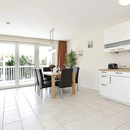 6 Person In Apartman